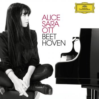Alice Sara Ott Andante favori in F Major, WoO 57