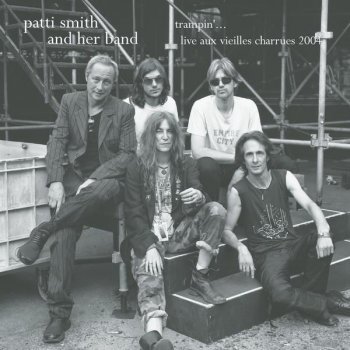 Patti Smith Dancing Barefoot - Live