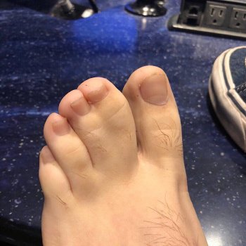 Young McNugget Delicious Toes
