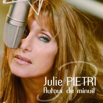 Julie Piétri Étrangère