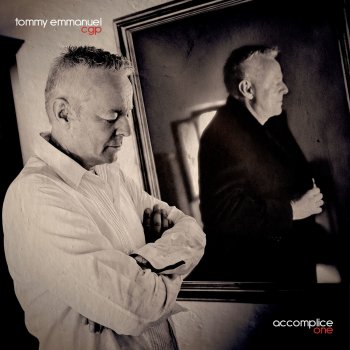 Tommy Emmanuel feat. Frank Vignola & Vinny Raaniolo Djangology