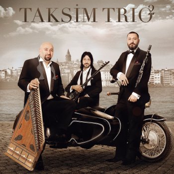 Taksim Trio Kumsalda Dans