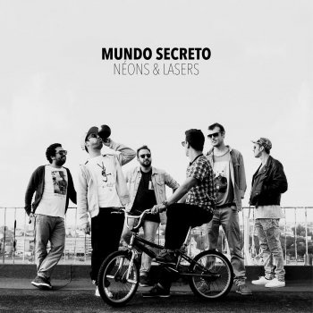 Mundo Secreto Cocktail + Molotov
