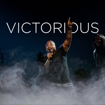 Cross Worship feat. D'marcus Howard Victorious (Live)