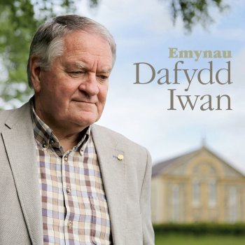 Dafydd Iwan Saron