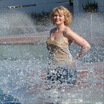 Исполнитель Emma Sidney, альбом This Just Gets Better