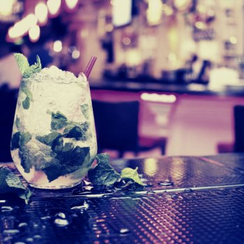 Исполнитель Chillout Lounge Piano, альбом Refined Jazz Trio - Ambiance for Bar Time