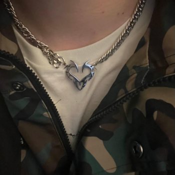 Исполнитель Marku, альбом perfume (feat. Sorrow Bringer) - Single