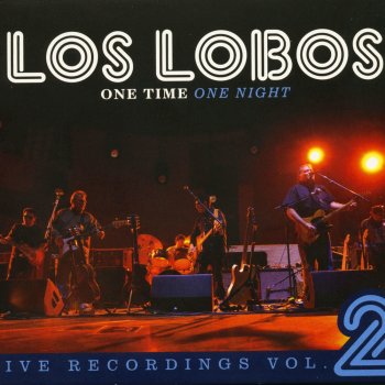 Los Lobos Estoy Sentado Aqui (Live)