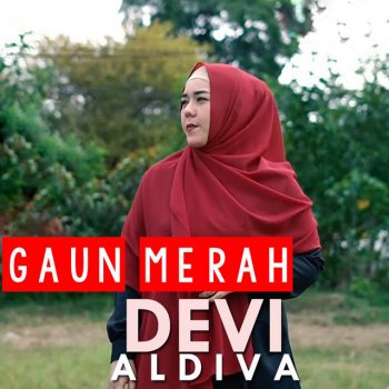 Devi Aldiva Gaun Merah
