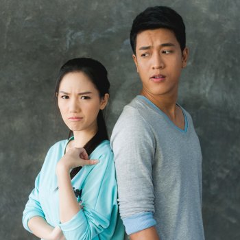 รัชนก ศรีโลพันธุ์ บ้านยังไกล ใจยังฝัน (เพลงประกอบละคร "หลานสาวนิรนาม")