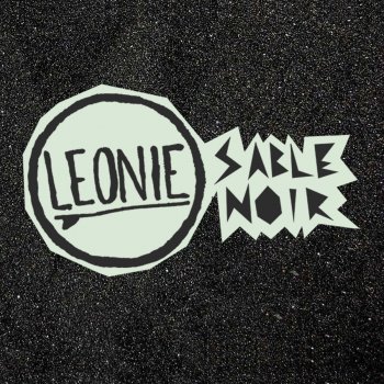 Leonie Tapé dans l'oeil
