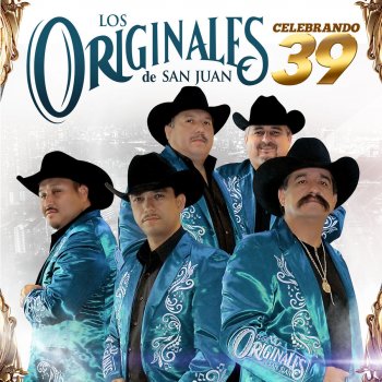 Los Originales de San Juan Vaciando Botellas