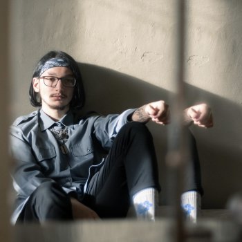 Sad Novelist Останні промені