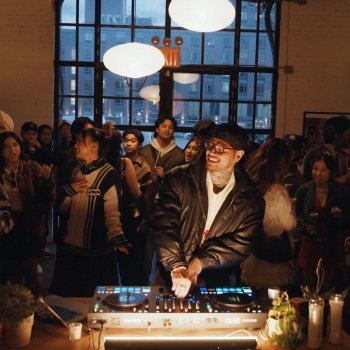 T-Pain Buy U a Drank (Shawty Snappin') [feat. Yung Joc] [Mixed]