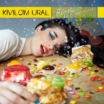 Kıvılcım Ural Yağmurlar Altında