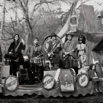 The Raconteurs Salute Your Solution