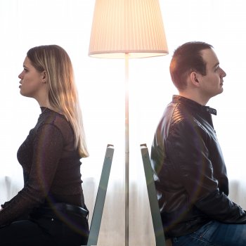 Исполнитель Yvar feat. Pamela Kroes, альбом Rewrite the Stars - Single