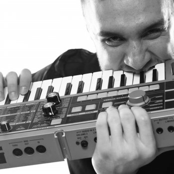 Litva Motivation Piano
